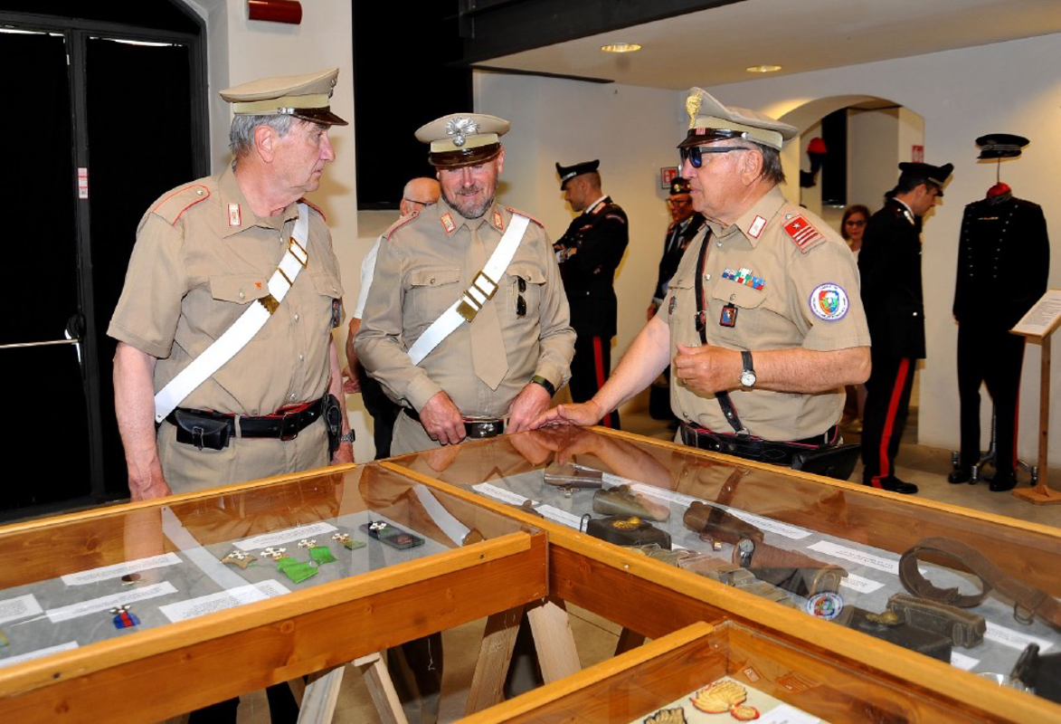 Crema - Carabinieri in mostra