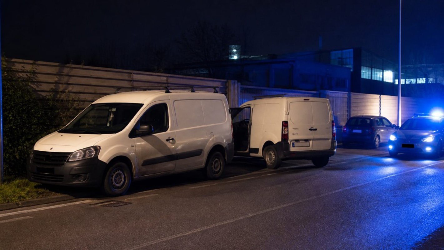Ripalta Cremasca - Tentano di rubare due furgoni, inseguimento nella notte