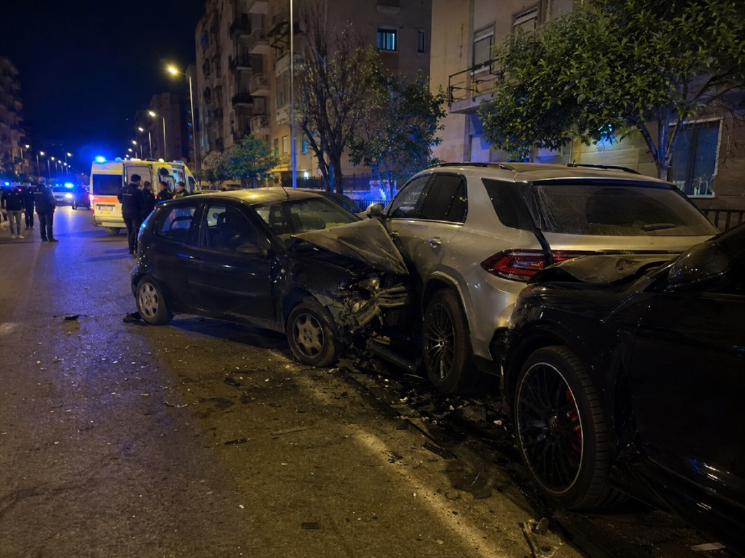 Dal territorio - Ubriaco si schianta contro tre auto