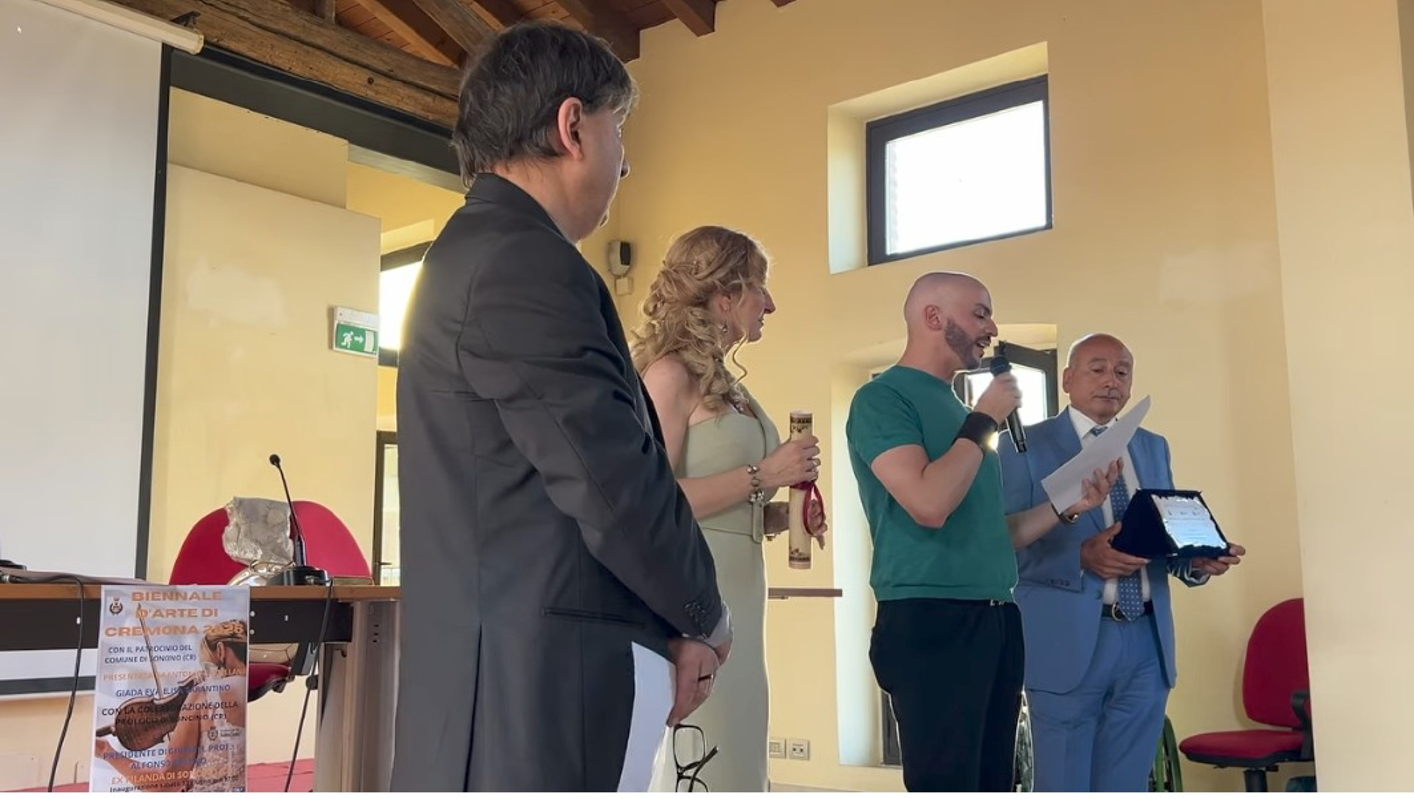 Soncino - Aperta la biennale di Cremona