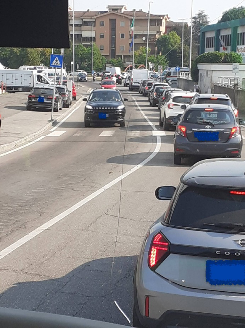 Crema - L'asfalto, le code, le proteste
