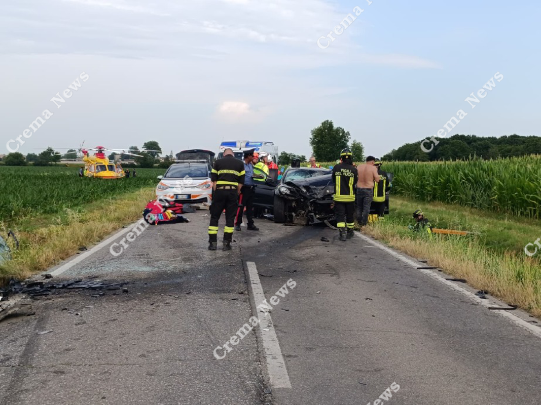 Dal territorio - Due feriti incastrati nell'auto