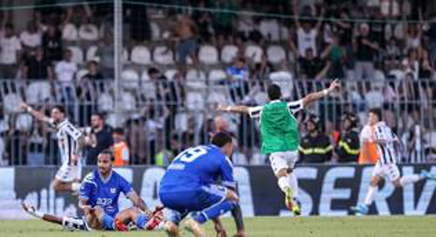 Calcio.  Il Brescia resta in serie C