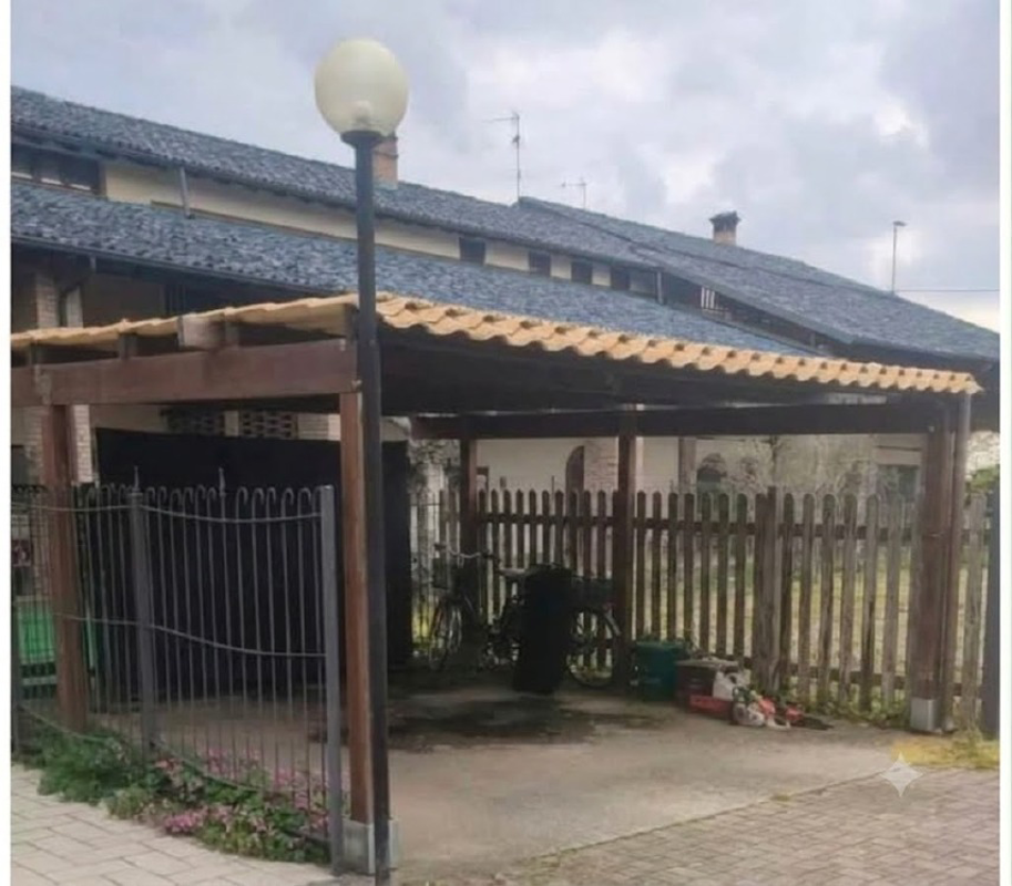 Castel Gabbiano - È la tettoia va giù 
