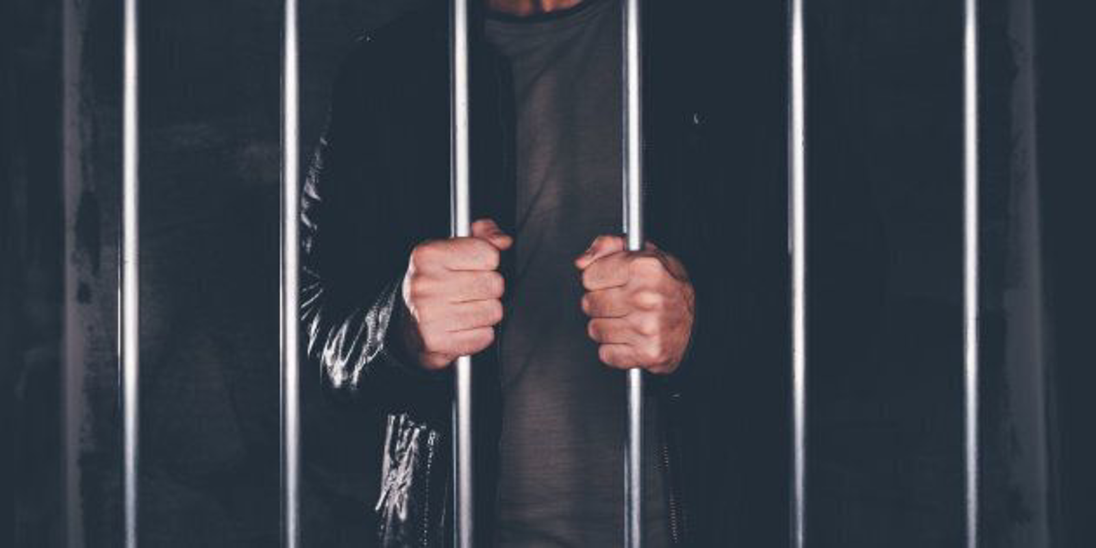 Bagnolo - Maltratta la mamma, finisce in carcere