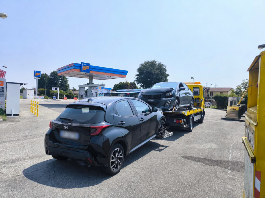 Palazzo Pignano - Tamponamento tra due auto