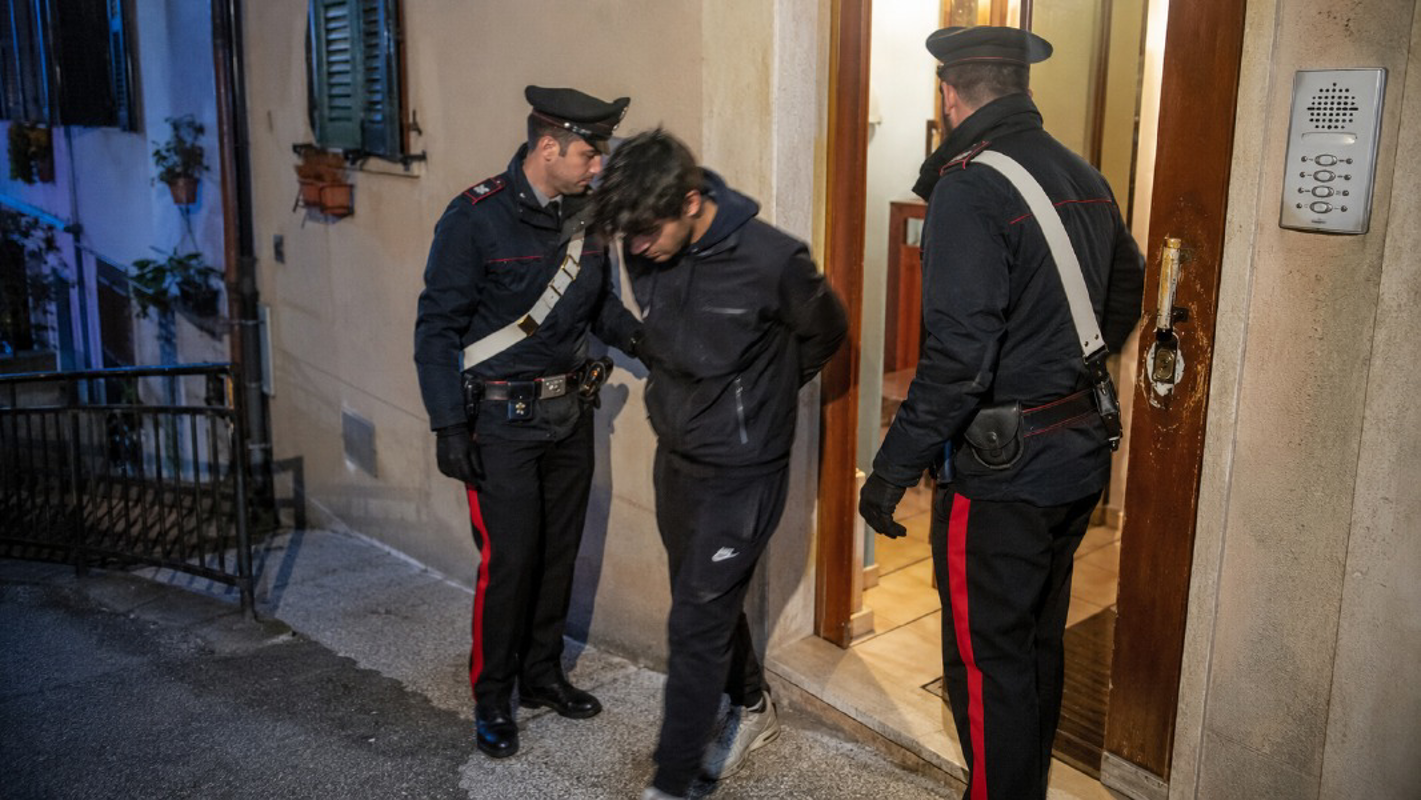 Dal territorio - Manomette la serratura e occupa la casa