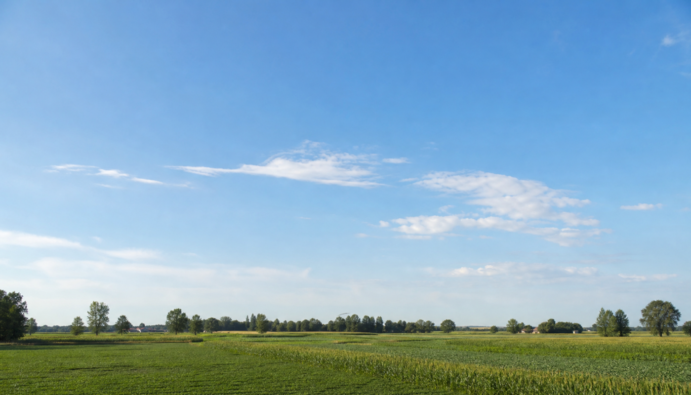 Sole e nuvole sparse