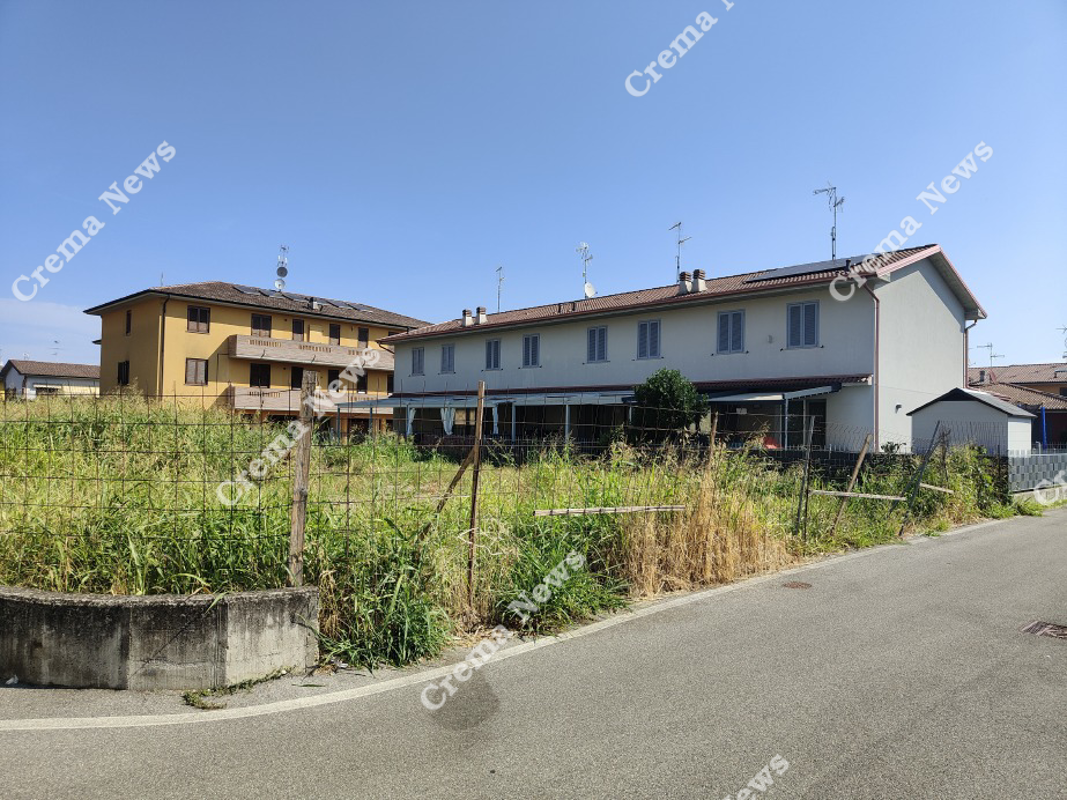 Vailate - Erba da tagliare, macerie da rimuovere
