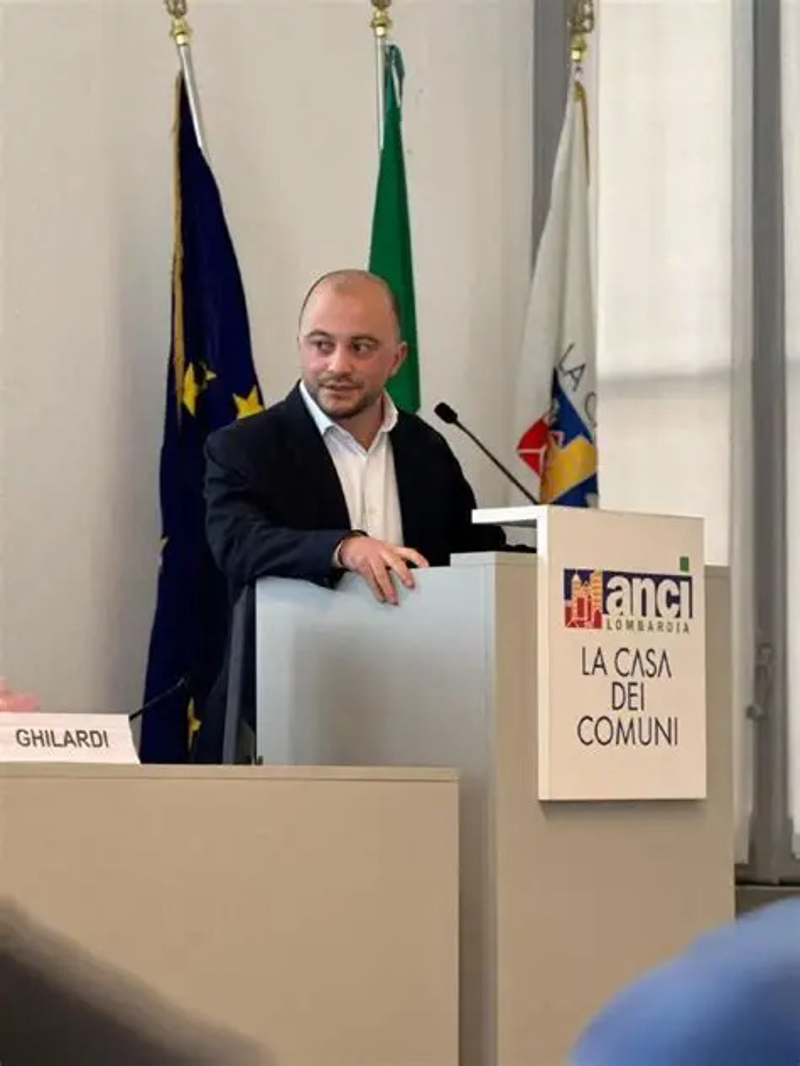 Crema - "Date il taser ai vigili"