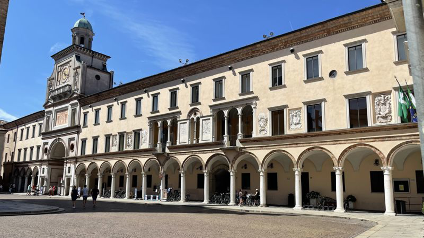 Crema - Ai dirigenti premi per oltre 65mila euro
