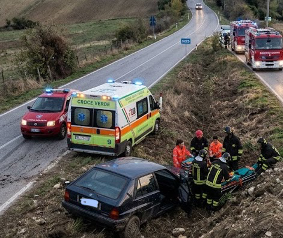Pianengo - Auto nel fosso per una nutria