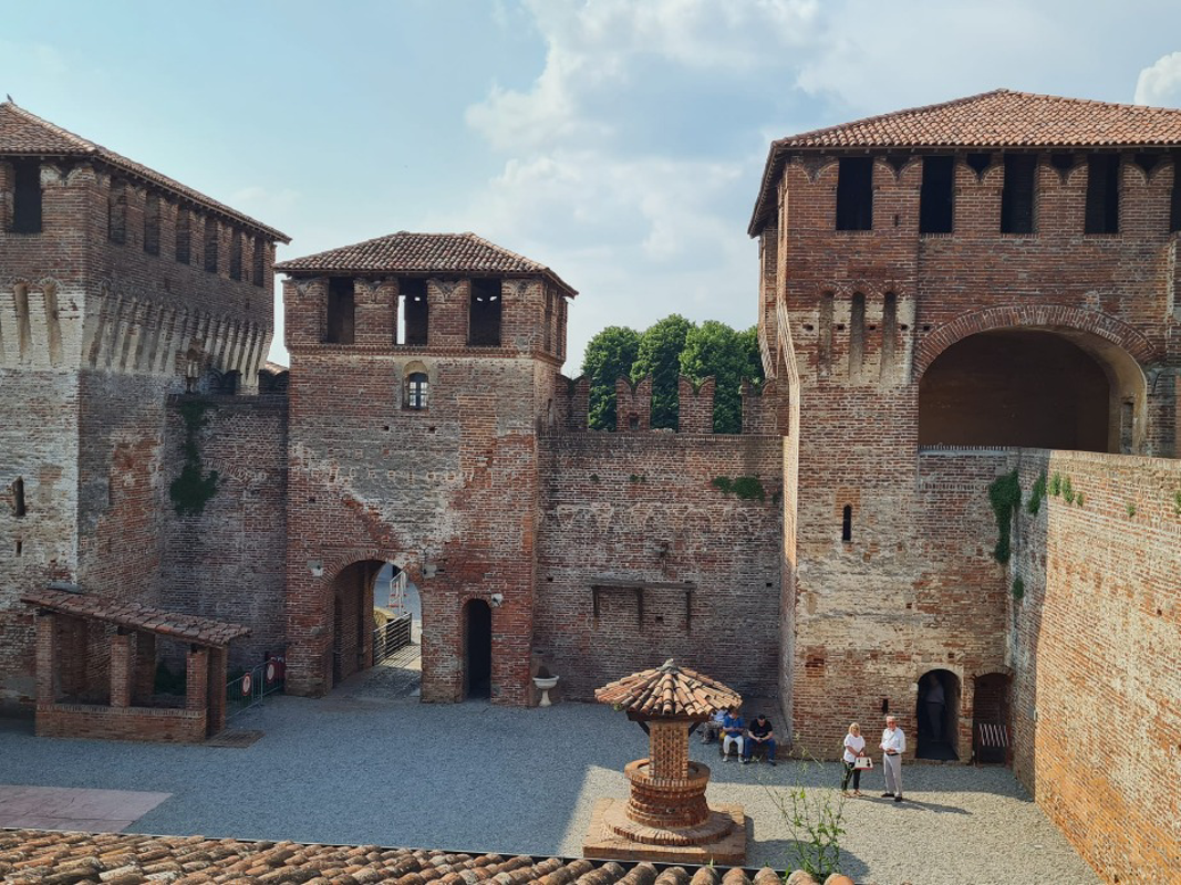 Soncino - Sfilata di moda nella rocca 