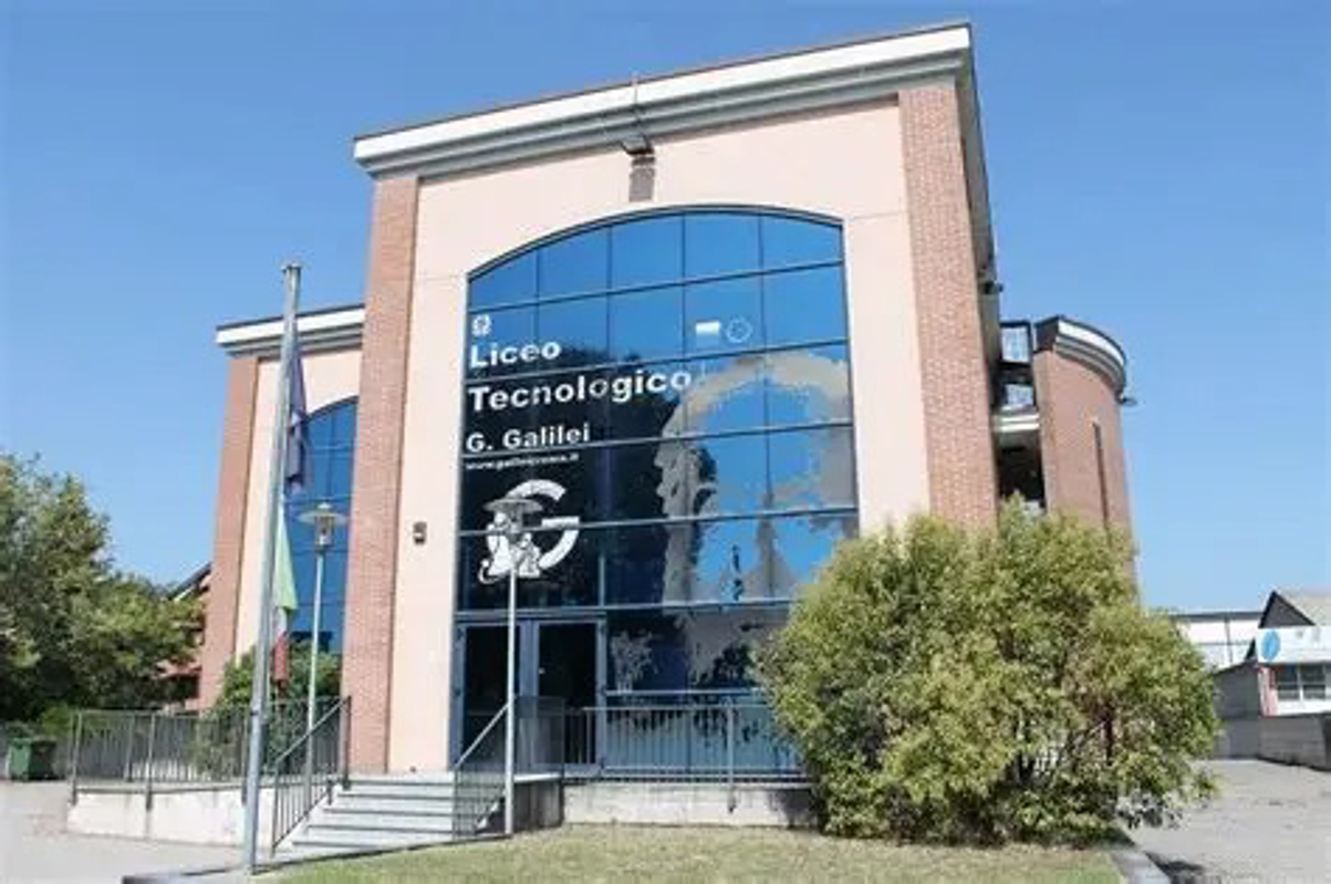 Crema - Liceo biomedico al Galilei