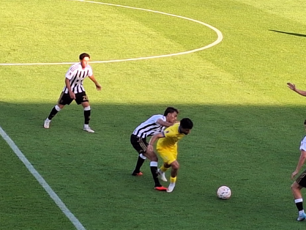 Calcio - Pergo bello a metà