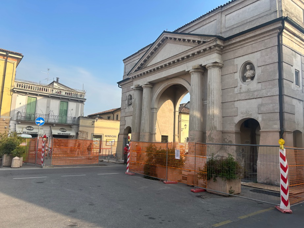 Crema - Via al restauro di Porta Ombriano 
